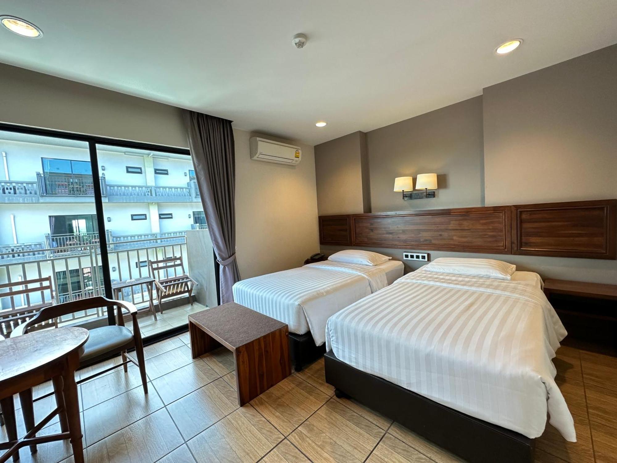 Mangrove Prestige Hotel Na Chom Thian Exterior photo