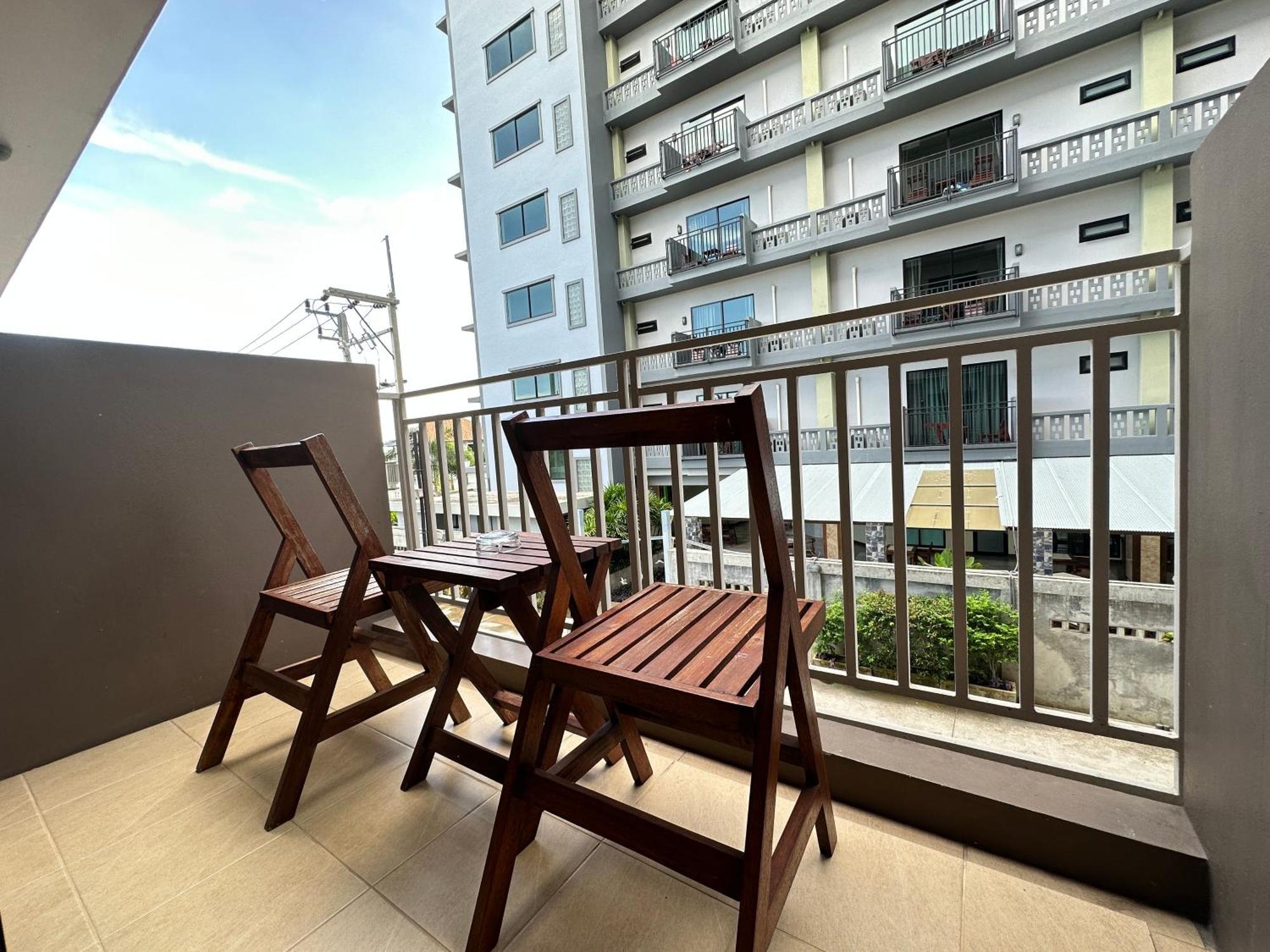 Mangrove Prestige Hotel Na Chom Thian Exterior photo