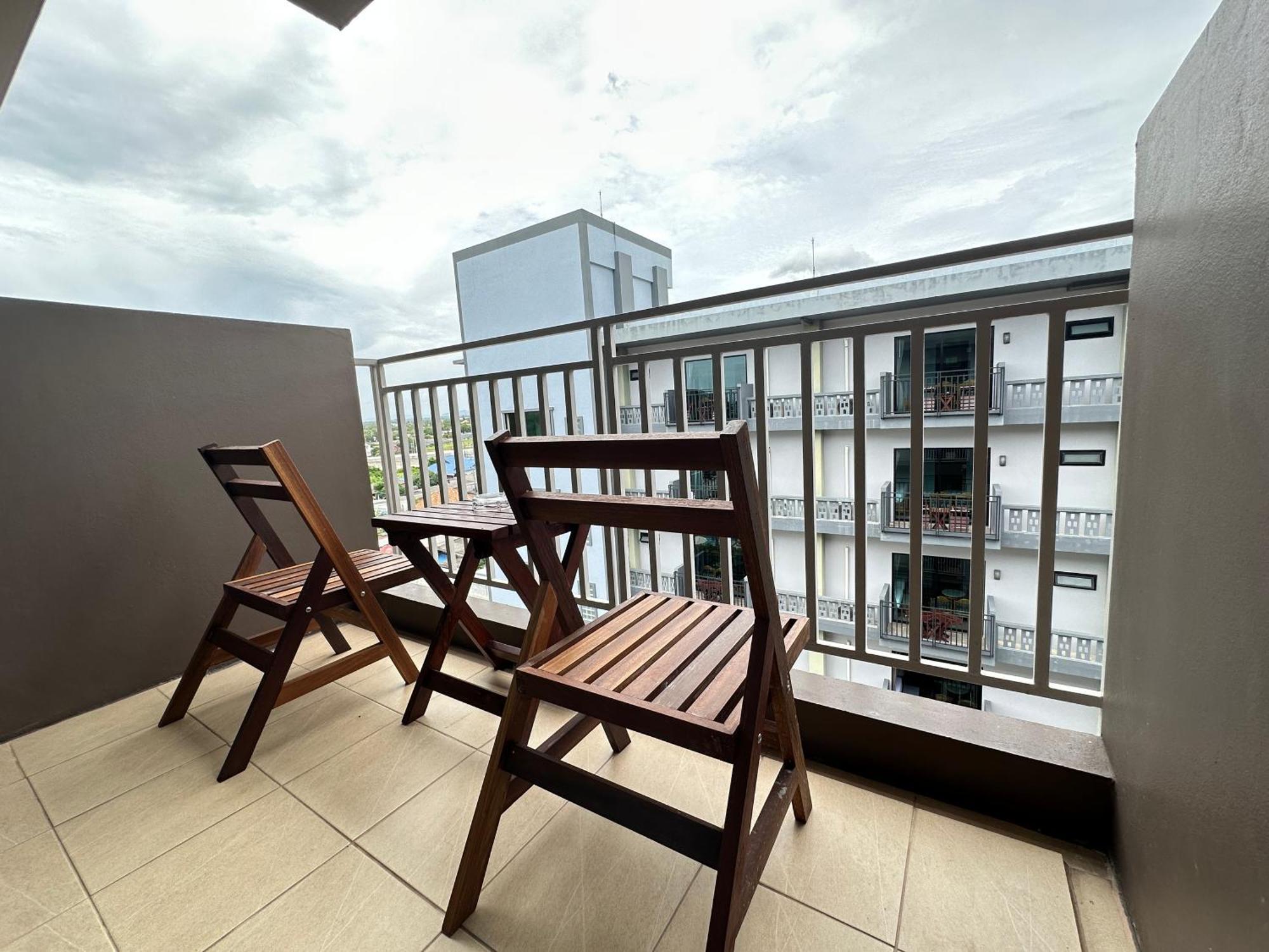 Mangrove Prestige Hotel Na Chom Thian Exterior photo